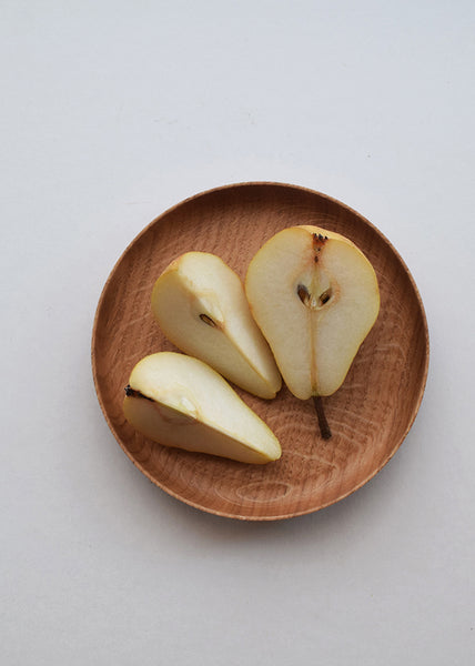 Each plate is individually hand-turned from quarter sawn English Oak by Selwyn House. At the table these beautiful wooden plates by Selwyn House would be great for small starters, sharing plates or cheeses. Around the home, use them to hold pillar candles or special pieces of jewellery.