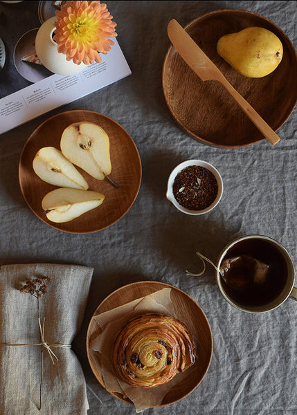 Each plate is individually hand-turned from quarter sawn English Oak by Selwyn House. At the table these beautiful wooden plates would be great for small starters, sharing plates or cheeses. Around the home, use them to hold pillar candles or special pieces of jewellery.